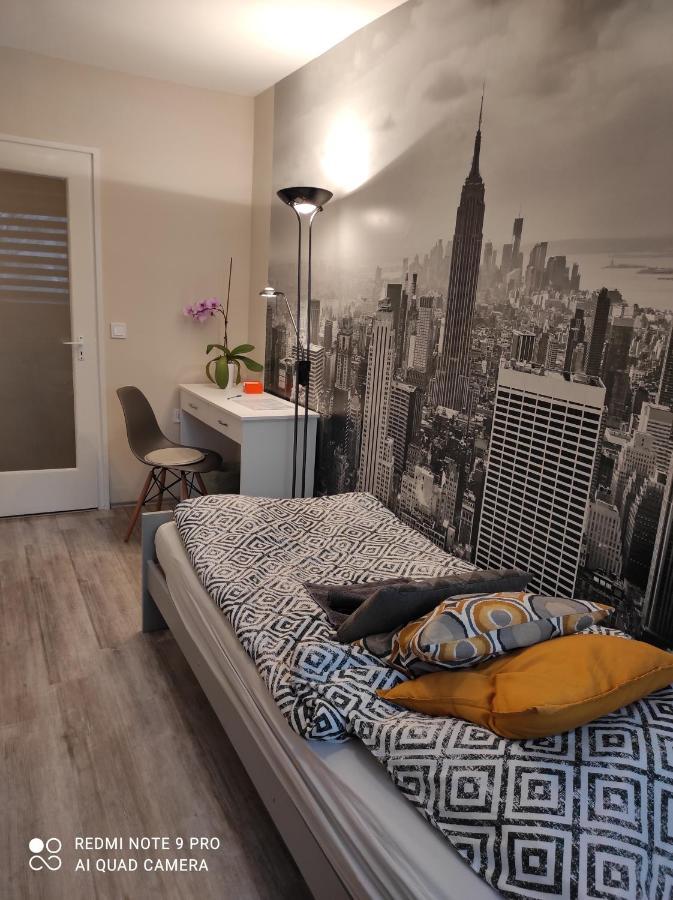 Baross Apartman Kaposvár Buitenkant foto