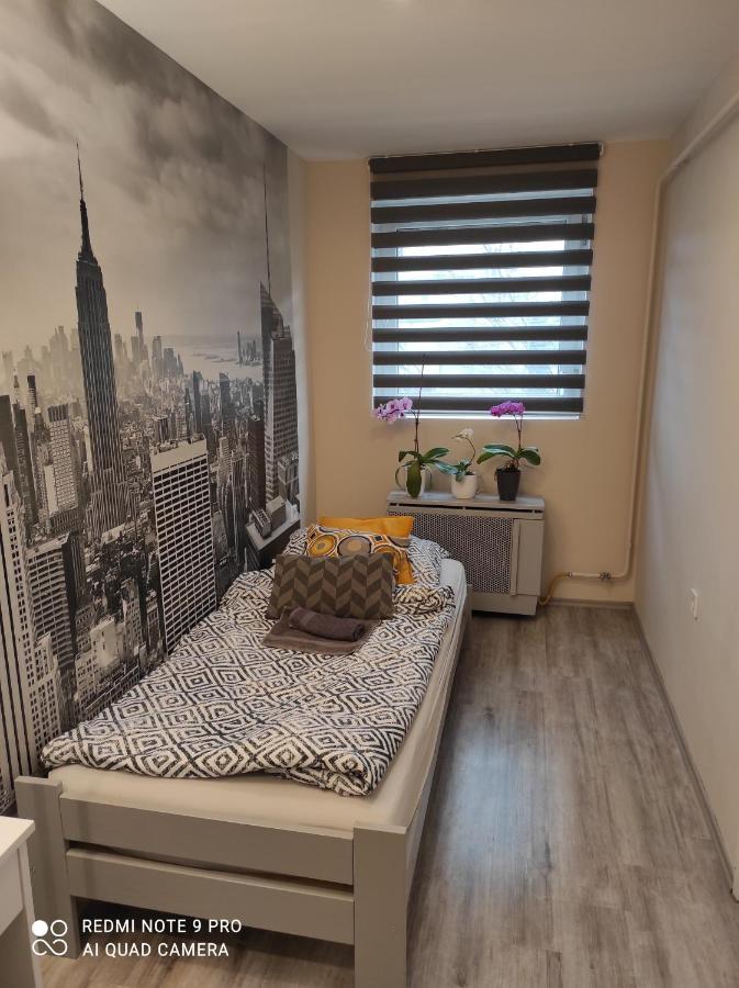 Baross Apartman Kaposvár Buitenkant foto