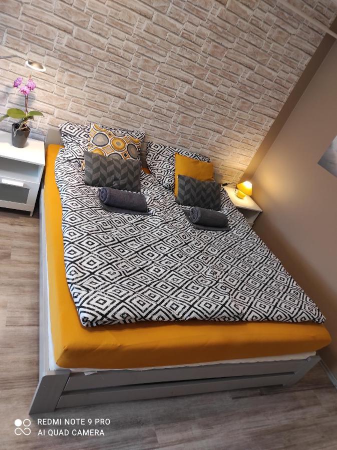 Baross Apartman Kaposvár Buitenkant foto
